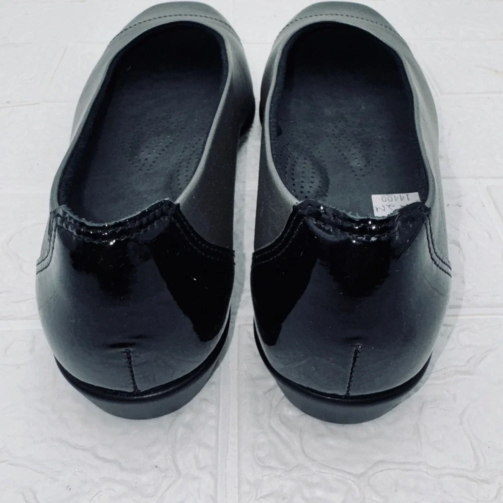 SAS Tripad Comfort Flats Women 7.5 M Grey Black Excellent Patent Cap Toe Leather